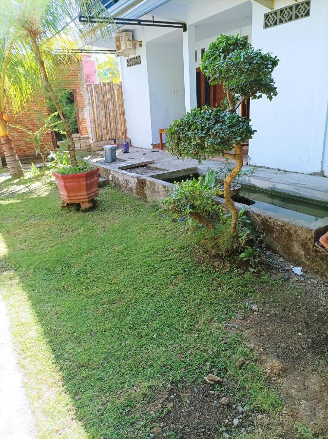 Merendeng Hostel Kuta Kuta  Exterior photo